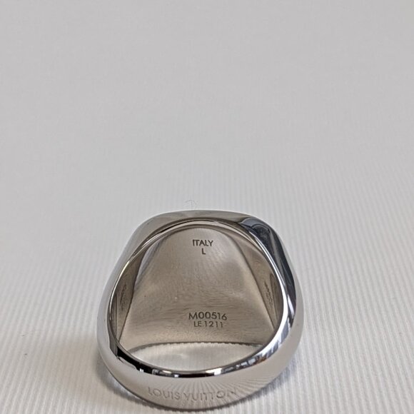 Louis Vuitton mens signet ring L - Picture 4 of 4